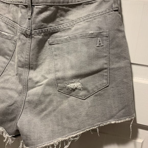 Articles of Society~ NWT!!~ Distressed gray jean shorts - Picture 11 of 15